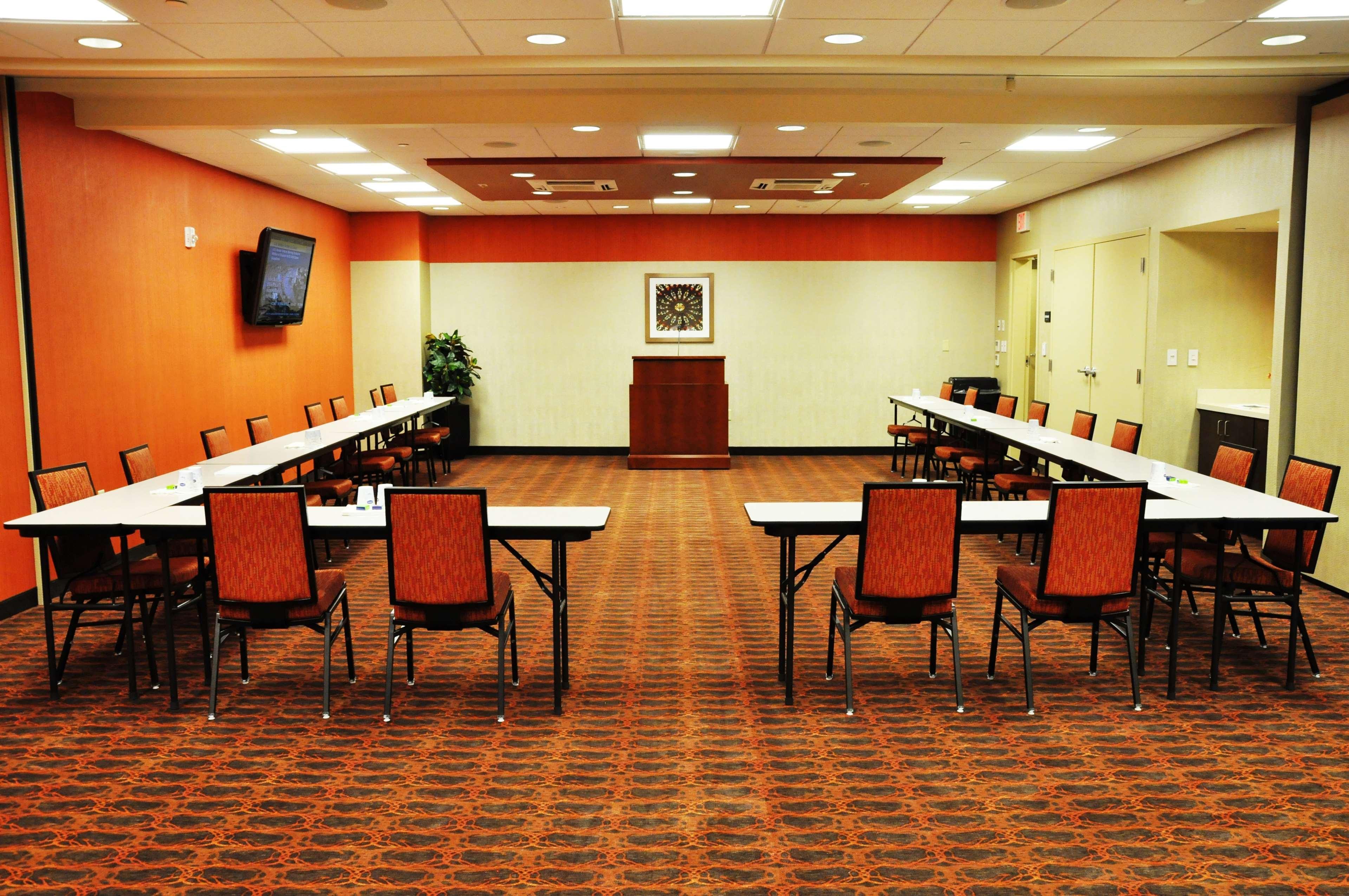 Hampton Inn & Suites Cincinnati / Uptown - University Area Facilități foto